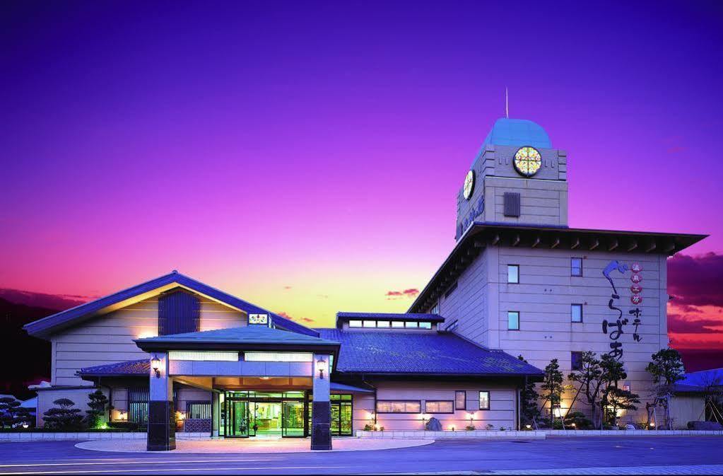 Hotel Gurabatei Awara Exteriér fotografie